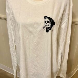 NWT Men’s Hot Blood -Forget Me Not Long Sleeve Tee with Skull Design Size X-L